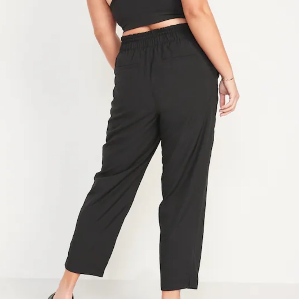 Old Navy High-Waisted StretchTech Cropped Taper Pants